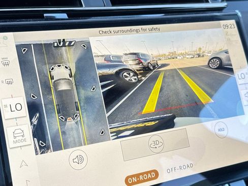 New 2026 Land Rover Range Rover Velar Dynamic SE image 23