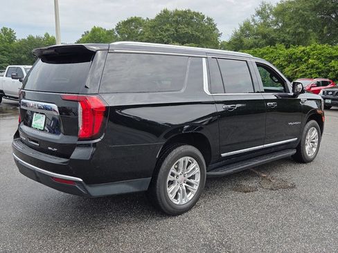 Certified 2022 GMC Yukon XL SLT w/ SLT Premium Package AWD/4WD image 11