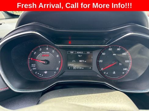 Used 2021 Chevrolet TrailBlazer RS w/ Sun and Liftgate Package AWD/4WD image 3