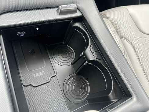 Used 2024 Hyundai Palisade Limited AWD/4WD image 20