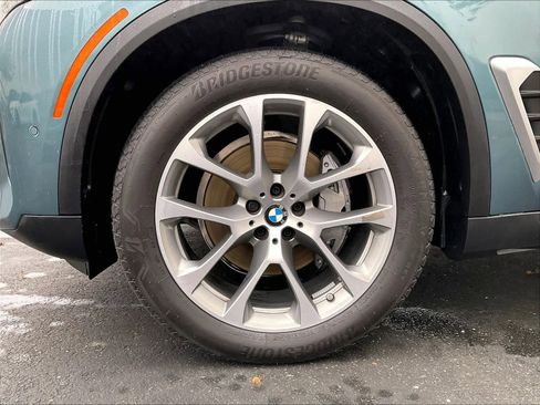 Used 2025 BMW X5 xDrive40i w/ Parking Assistance Package image 11