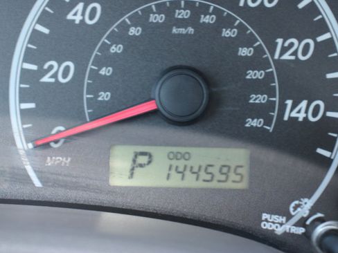 Used 2010 Toyota Corolla LE image 22