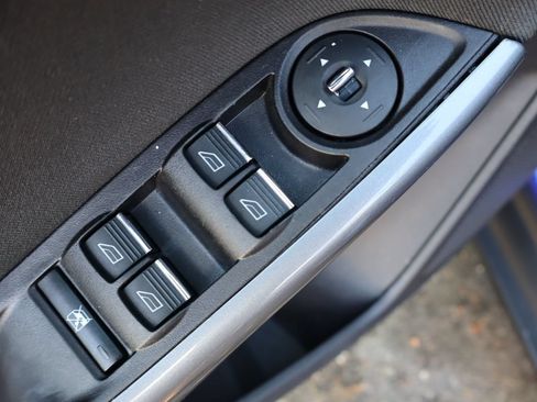 Used 2014 Ford Focus Titanium FWD image 27