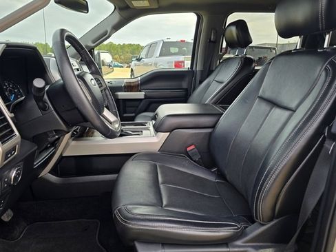Used 2019 Ford F150 Lariat image 19