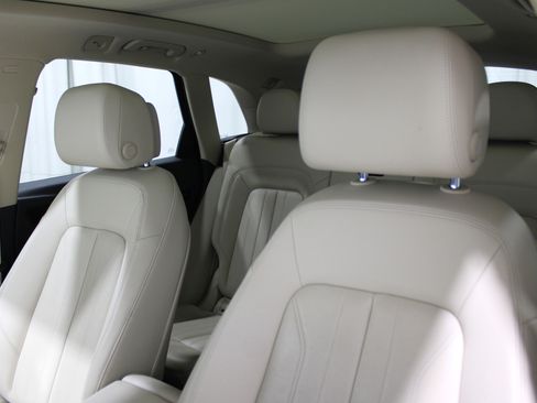 Used 2018 Audi Q5 2.0T Premium Plus w/ Premium Plus Package image 4