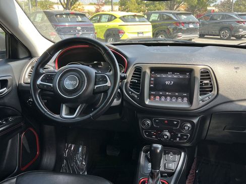 Used 2019 Jeep Compass Trailhawk AWD/4WD image 23