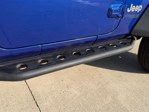 Used 2018 Jeep Wrangler Sport image 16