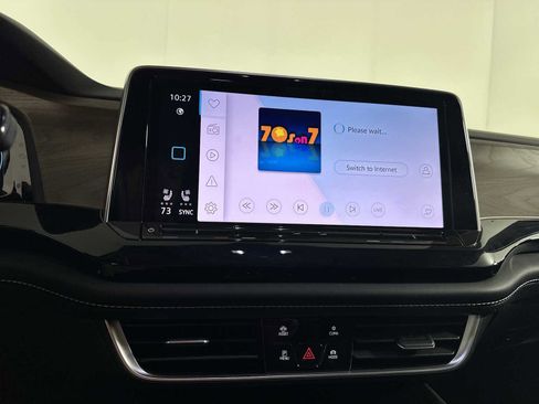 Used 2024 Volkswagen Atlas SE image 19