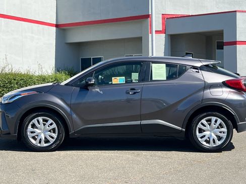 Certified 2021 Toyota C-HR LE FWD image 9