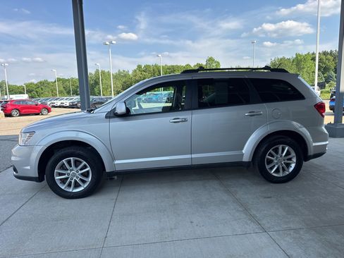 Used 2013 Dodge Journey SXT w/ Flexible Seating Group FWD image 3