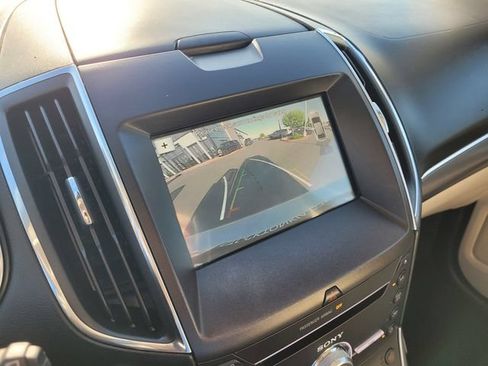 Used 2018 Ford Edge Titanium w/ Technology Package AWD/4WD image 16