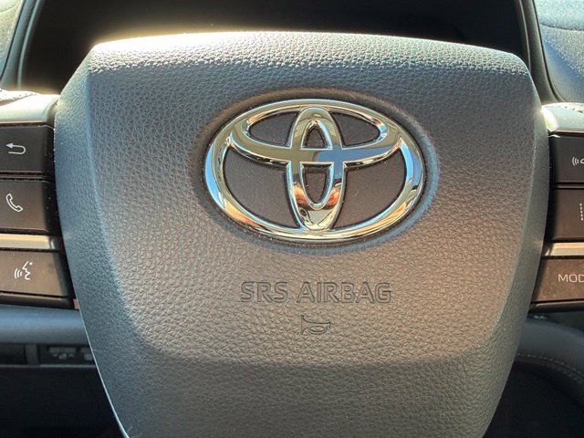 Used 2022 Toyota Sienna Limited AWD/4WD image 24