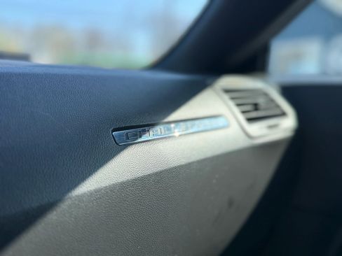 Used 2011 Dodge Challenger image 23