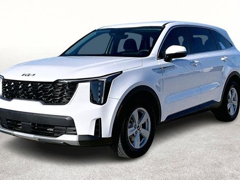 Used 2025 Kia Sorento LX image 43