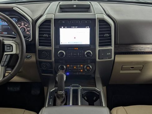 Used 2018 Ford F150 Lariat w/ Equipment Group 502A Luxury AWD/4WD image 17