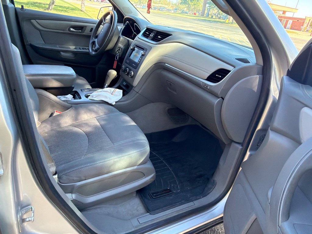 Used 2013 Chevrolet Traverse LS FWD image 8