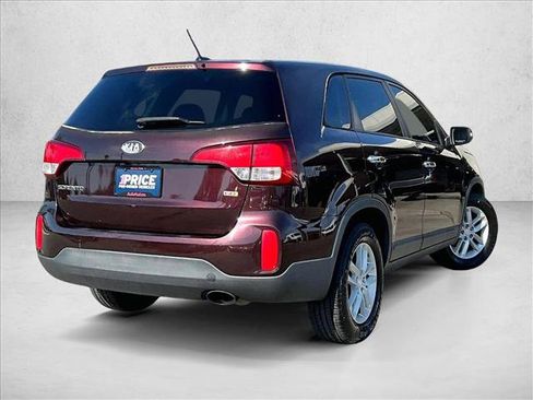 Used 2014 Kia Sorento LX FWD image 2