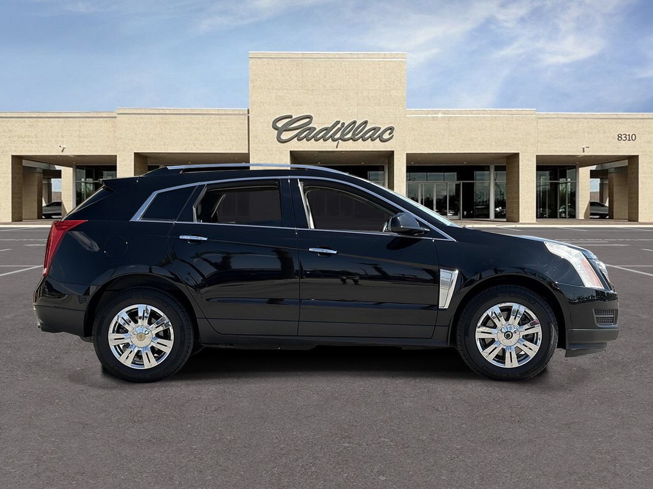 Used 2015 Cadillac SRX Luxury w/ Driver Awareness Package FWD image 4
