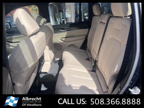 New 2025 Jeep Grand Cherokee Limited w/ Luxury Tech Group II image 12