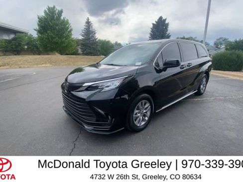 Certified 2023 Toyota Sienna LE FWD image 5