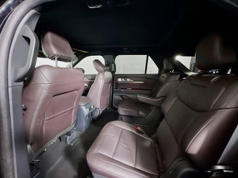 Used 2025 Ford Explorer Platinum w/ Ultimate Package image 21