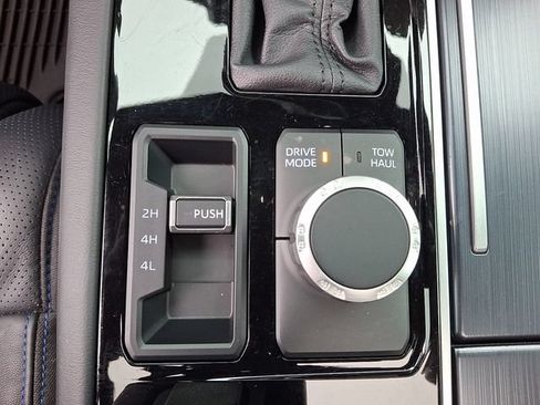 Used 2025 Toyota Sequoia Platinum AWD/4WD image 25