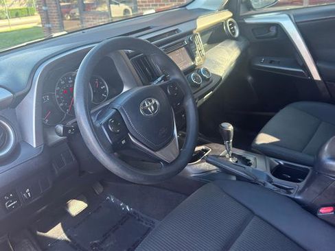 Used 2016 Toyota RAV4 LE FWD image 25