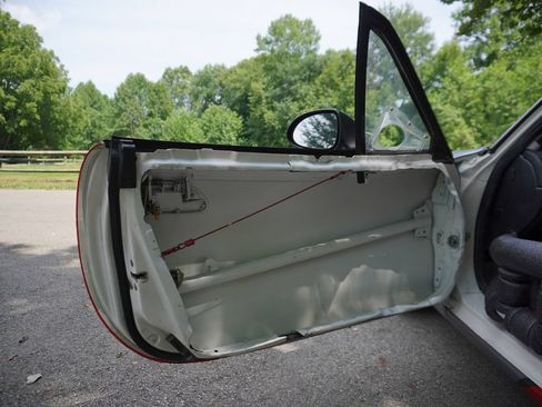 Used 1999 MAZDA MX-5 Miata RWD image 28