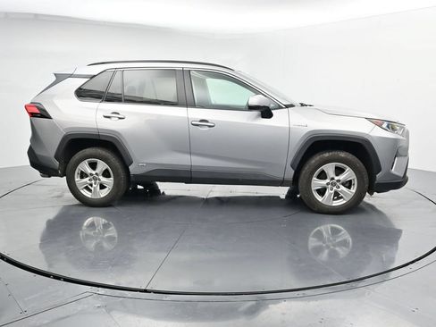 Used 2021 Toyota RAV4 XLE w/ Convenience Package AWD/4WD image 9