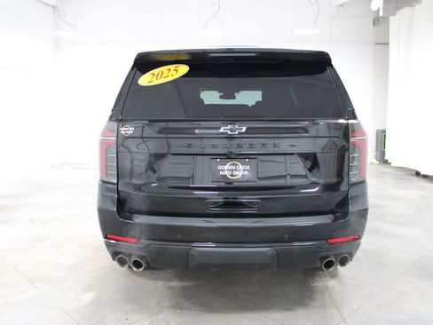 Used 2025 Chevrolet Suburban Z71 image 8