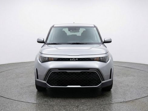 Used 2025 Kia Soul LX w/ LX Technology Package image 2