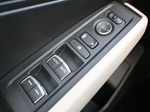 Used 2023 Honda Accord LX image 36