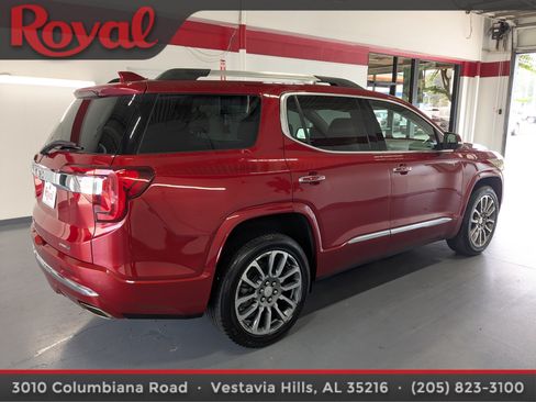 Used 2021 GMC Acadia Denali w/ Denali Ultimate Package AWD/4WD image 4