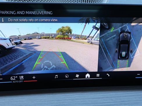 Used 2025 BMW i4 xDrive40i w/ Parking Assistance Package image 4