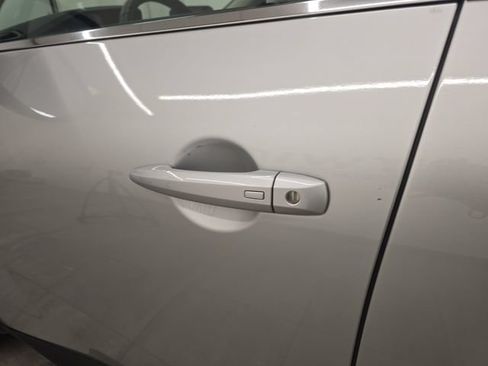 Used 2025 Nissan Pathfinder SV AWD/4WD image 21