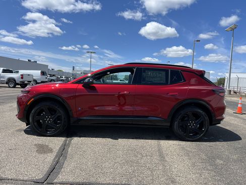 New 2025 Chevrolet Equinox EV RS image 2
