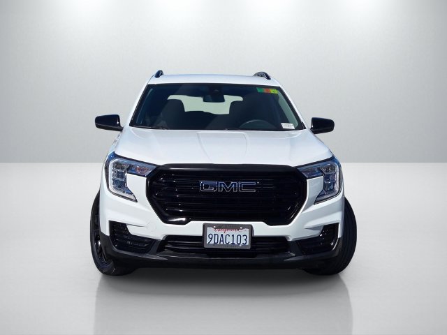 Used 2022 GMC Terrain SLE w/ Driver Convenience Package FWD image 2