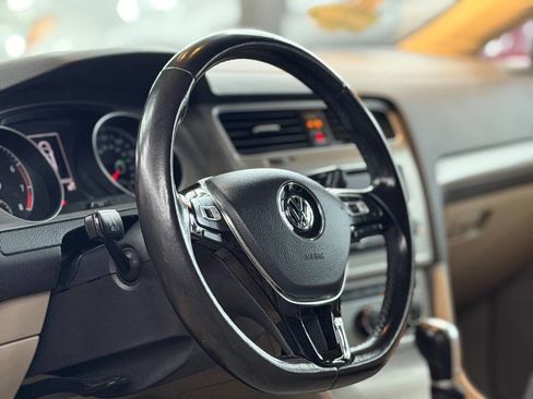 Used 2015 Volkswagen Golf S image 4