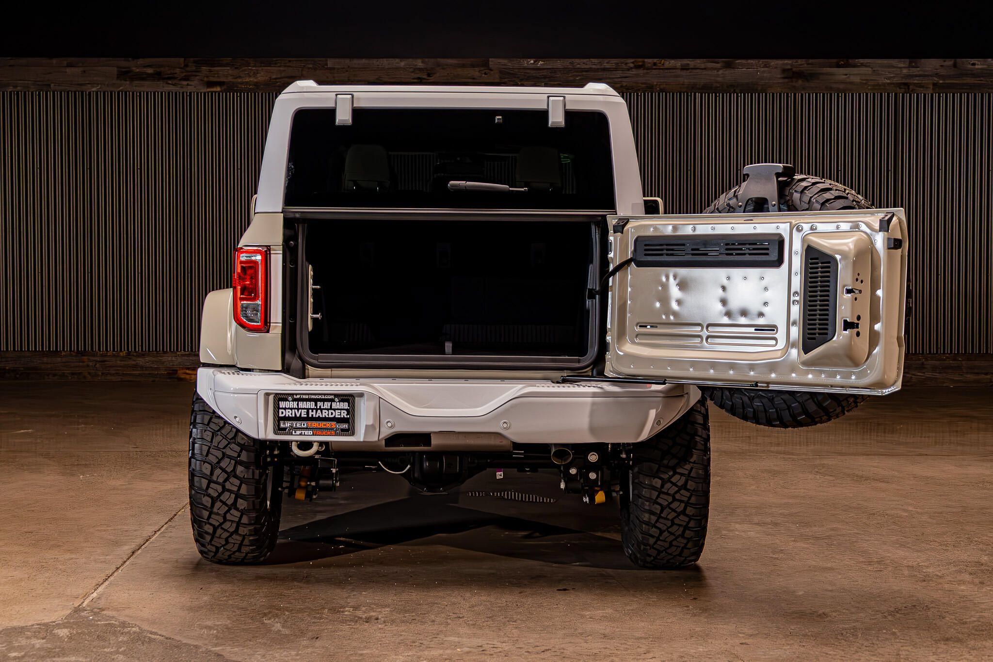 Used 2026 Ford Bronco Heritage Edition AWD/4WD image 9