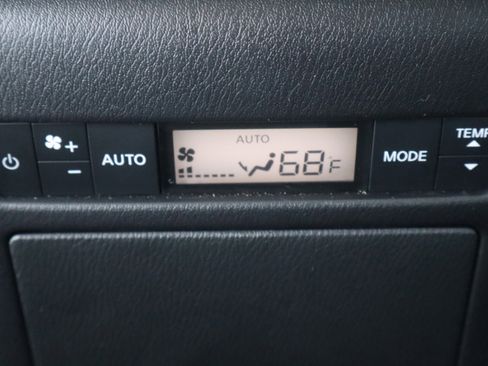 Used 2024 Nissan Armada SL w/ Captain's Chairs Package image 26