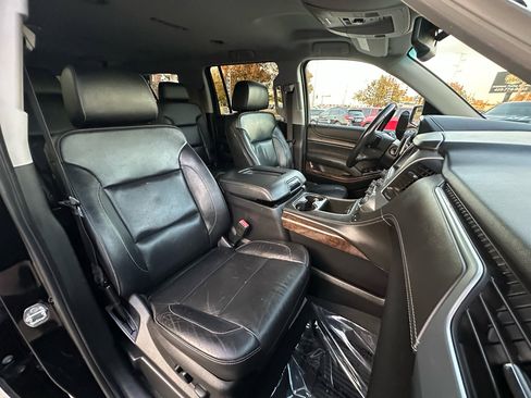 Used 2019 Chevrolet Suburban LT image 11