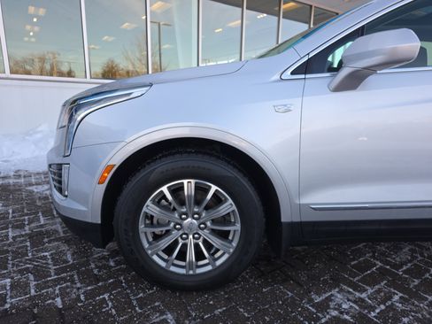 Used 2018 Cadillac XT5 Luxury w/ Driver Awareness Package image 11