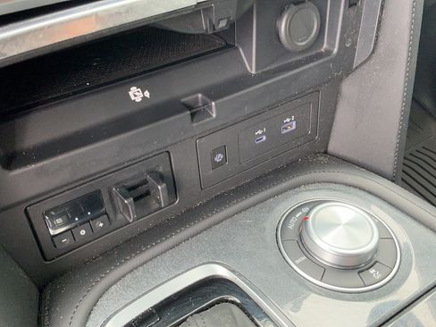 Certified 2023 Nissan Armada SV w/ Cargo Package AWD/4WD image 33