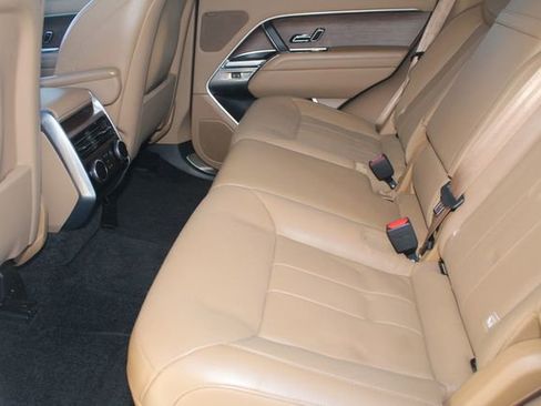 Used 2023 Land Rover Range Rover SE image 25