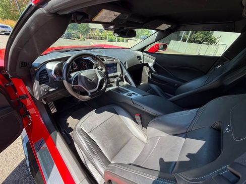 Used 2017 Chevrolet Corvette Z06 w/ Z07 Performance Package RWD image 10