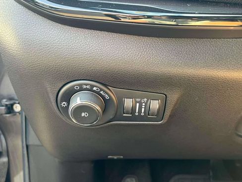 Used 2023 Jeep Compass Latitude w/ Sun and Sound Group AWD/4WD image 18