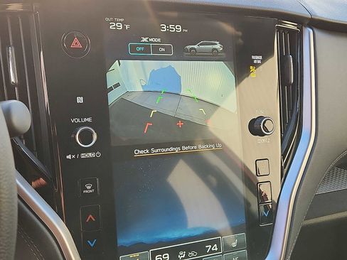 Used 2025 Subaru Outback Premium image 17