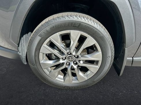 Used 2024 Toyota RAV4 XLE Premium FWD image 10
