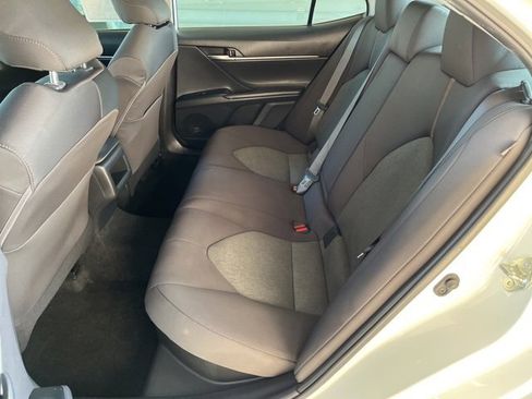 Used 2020 Toyota Camry LE image 21