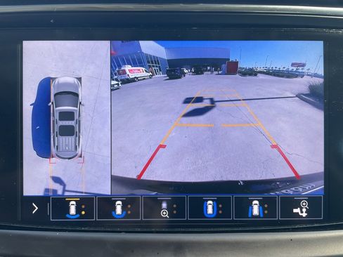 Used 2021 Buick Enclave Avenir w/ Avenir Technology Package image 9